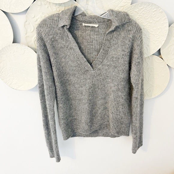 Small Everlane Aloaca Blend Grey Sweater - Picture 2 of 5